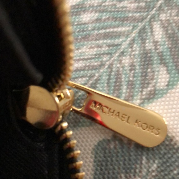 MICHAEL Kors Jet Set phone wallet - Picture 5 of 6